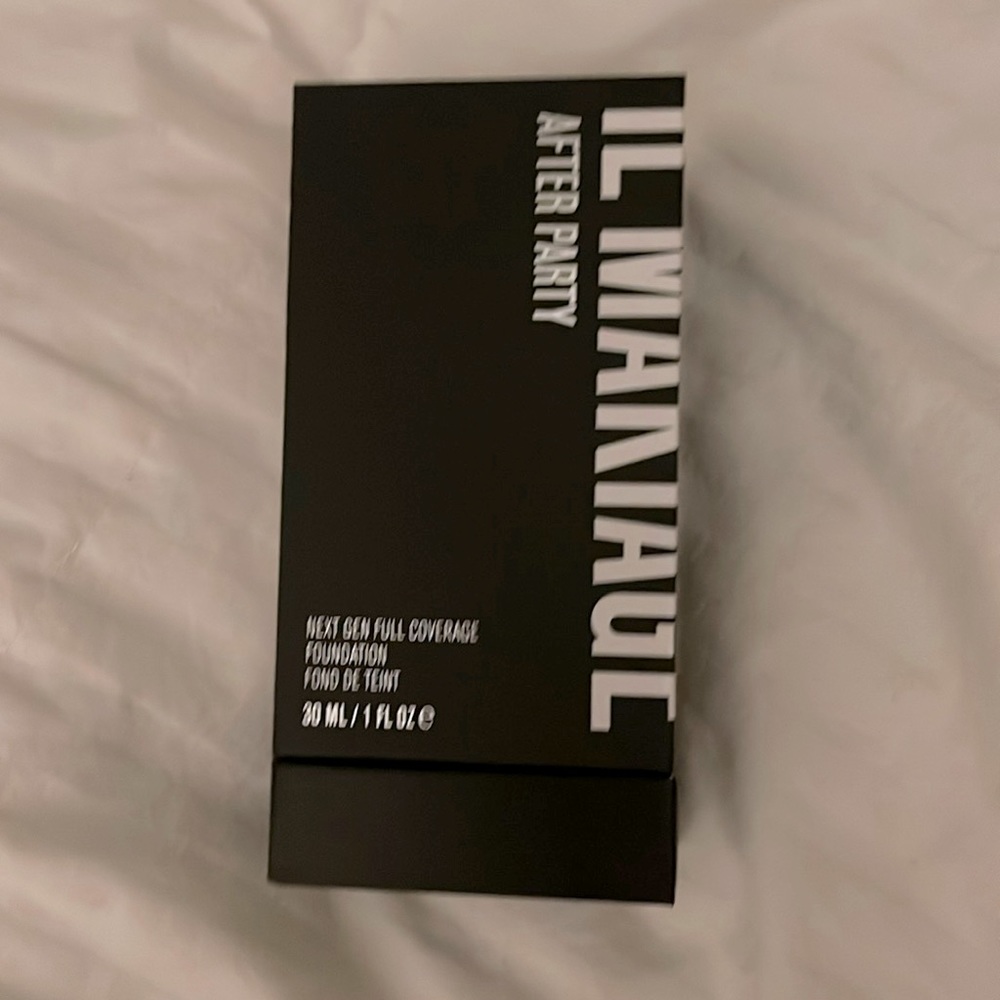 SOLD***** NIB Authentic IL MAKIAGE #055 After Party foundation 🖤🤍 Retails $35+